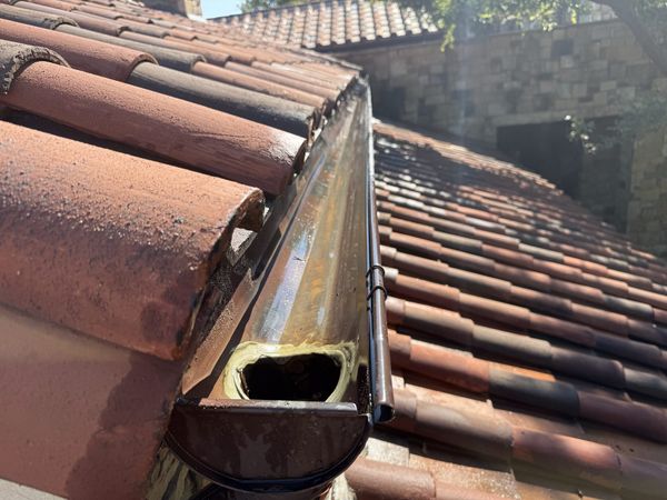 Gutter cleaning service in Southlake TX